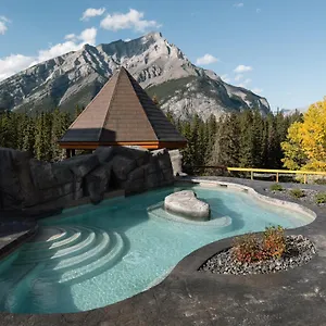 Canoe And 4* Banff